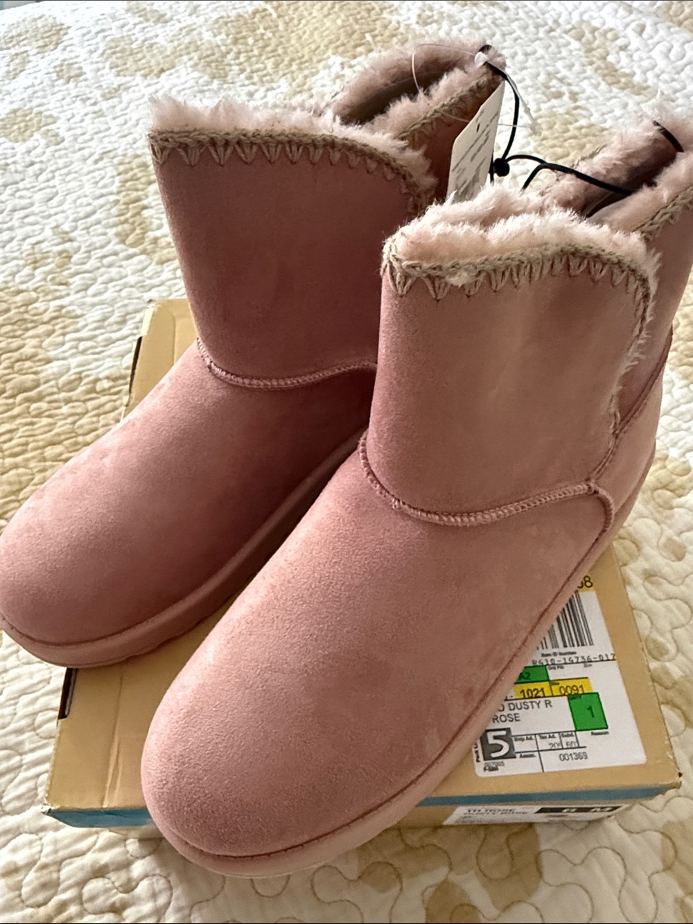 Cozy Short Winter Boots - Dusty Rose Size 6 big kid or equivalent to Women’s 8